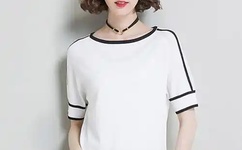 新疆暴雪1米8小伙跳雪没过头顶